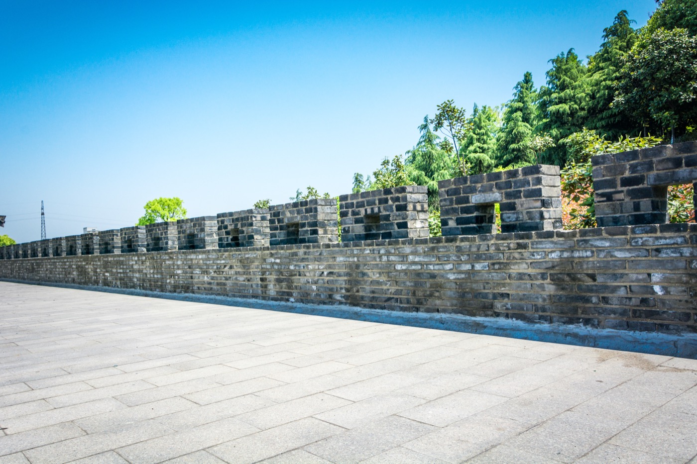 strong and stylish boundary wall constructed by skilled contractors in Bangalore for enhanced property security